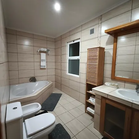 Belle Azores Al 拉日什杜皮库